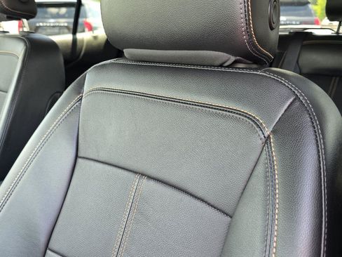 Used 2023 Chevrolet Equinox Premier AWD/4WD image 23