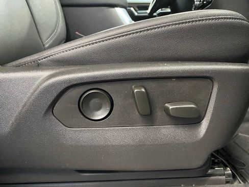 Used 2022 GMC Sierra 1500 SLT w/ SLT Convenience Package image 47