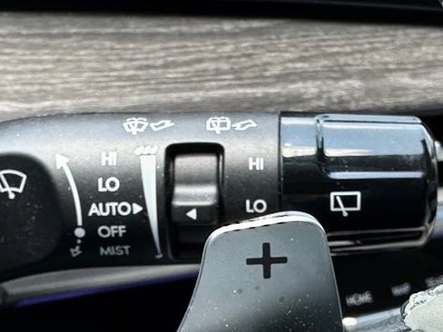 Used 2025 Hyundai Santa Fe Calligraphy FWD image 23