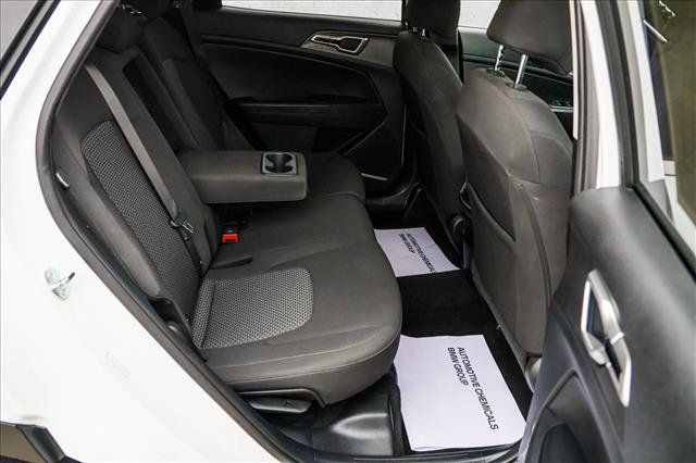 Used 2025 Kia Sportage LX AWD/4WD image 24