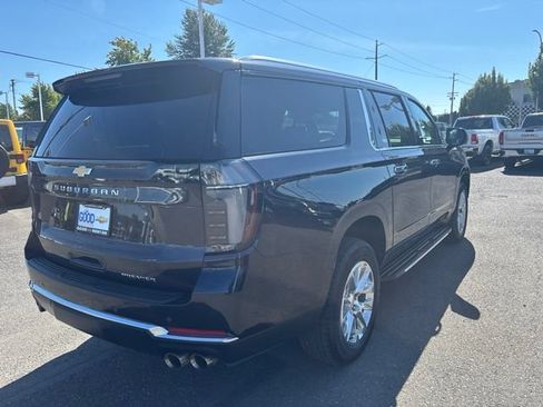 Used 2025 Chevrolet Suburban Premier AWD/4WD image 5