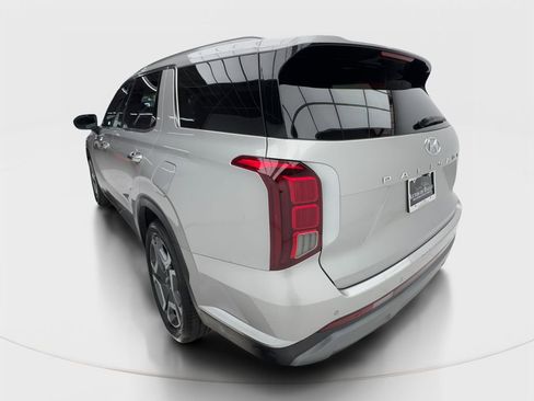 Used 2025 Hyundai Palisade Limited FWD image 10