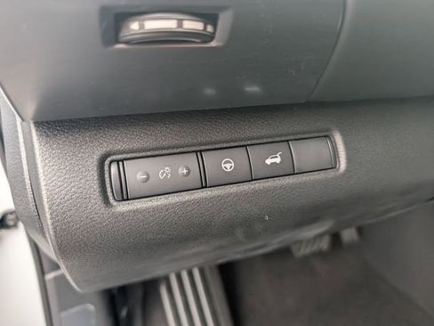 New 2026 Nissan Pathfinder SL AWD/4WD image 17