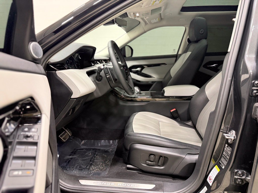Used 2024 Land Rover Range Rover Evoque Dynamic SE AWD/4WD image 19