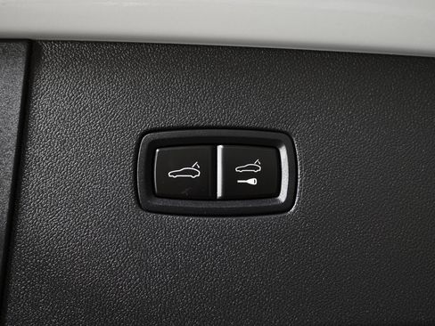 Used 2025 Porsche Cayenne GTS image 12