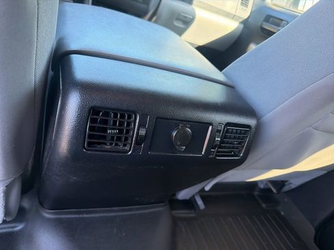 Used 2010 Toyota Tundra 4x4 CrewMax image 20