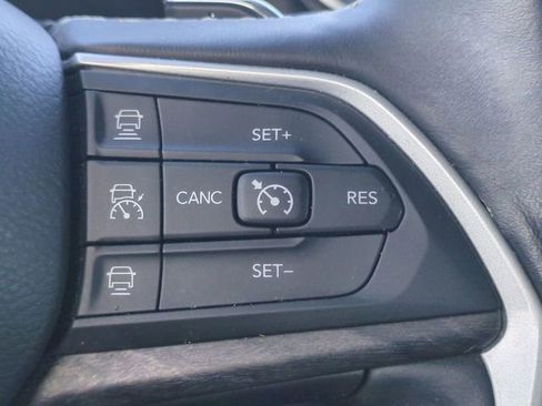 Used 2021 Jeep Grand Cherokee L Limited AWD/4WD image 27