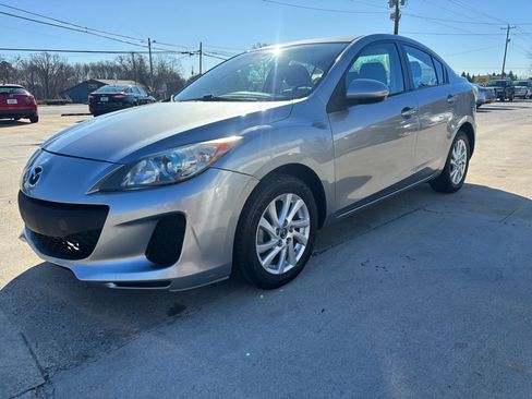 Used 2013 MAZDA MAZDA3 i Touring image 3