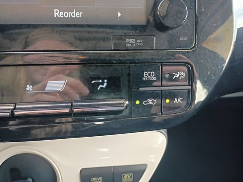 Used 2017 Toyota Prius Three w/ Advanced Technology Package FWD image 32
