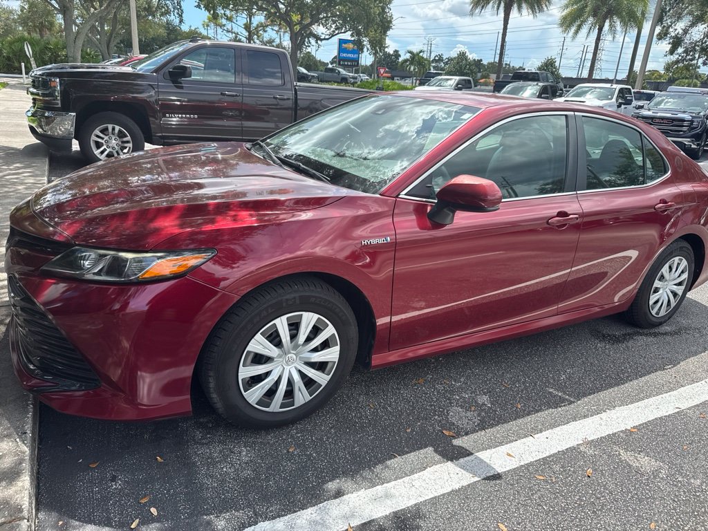 Used 2019 Toyota Camry LE FWD image 2