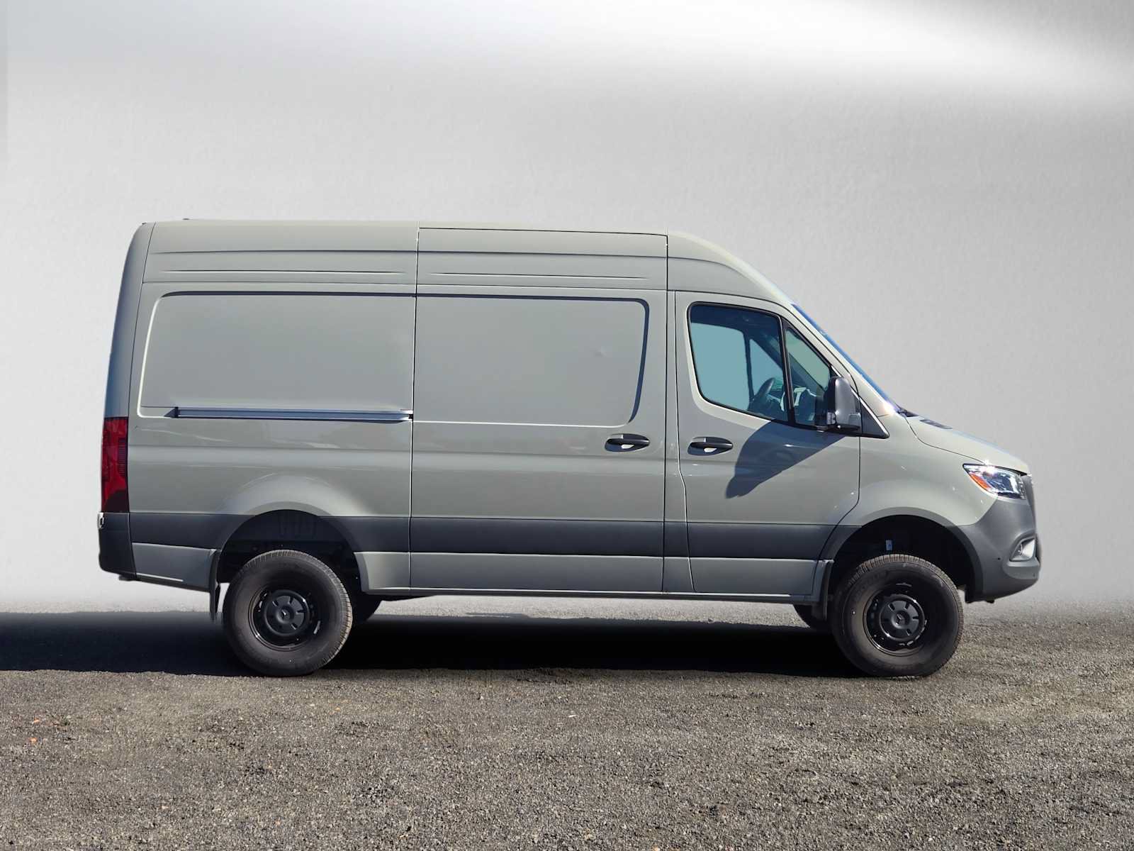Used 2026 Mercedes-Benz Sprinter 2500 image 2