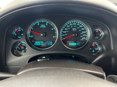 Used 2013 GMC Sierra 3500 SLT w/ SLT Convenience Package AWD/4WD image 17
