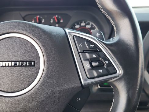 Used 2021 Chevrolet Camaro LT w/ Technology Package image 27