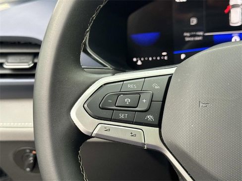 Certified 2024 Volkswagen Taos SE w/ Panoramic Sunroof Package image 16