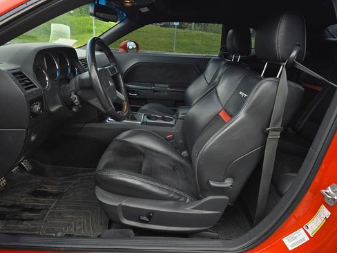 Used 2009 Dodge Challenger SRT8 RWD image 13
