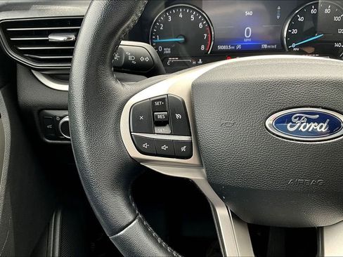 Used 2022 Ford Explorer XLT AWD/4WD image 12
