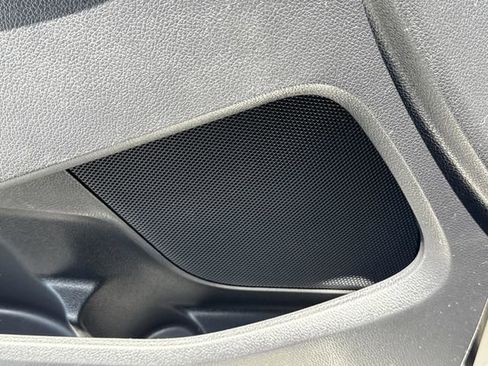 Certified 2018 Ford Explorer XLT w/ Equipment Group 202A FWD image 29