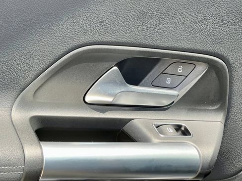Certified 2023 Mercedes-Benz GLB 250 4MATIC image 37