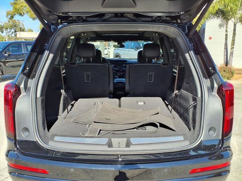 Used 2021 Cadillac XT6 Premium Luxury image 16