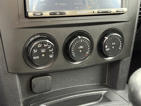 Used 2007 MAZDA MX-5 Miata Touring image 23