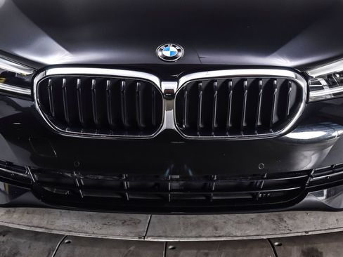 Used 2023 BMW 530i xDrive w/ Premium Package AWD/4WD image 9