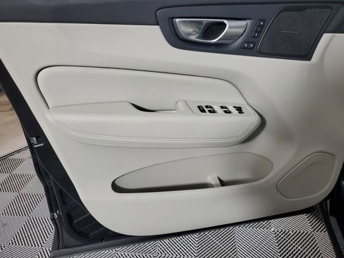 Certified 2023 Volvo XC60 B5 Plus w/ Climate Package FWD image 19