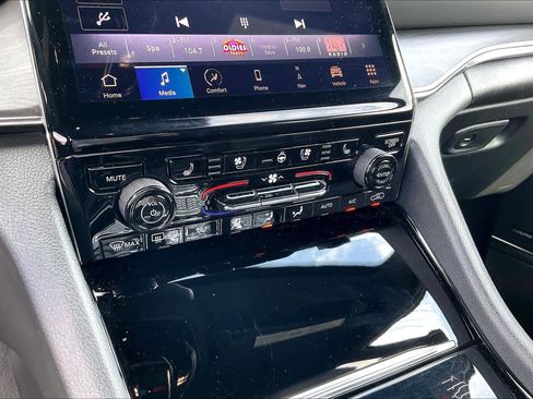 Used 2023 Jeep Grand Cherokee L Overland image 32