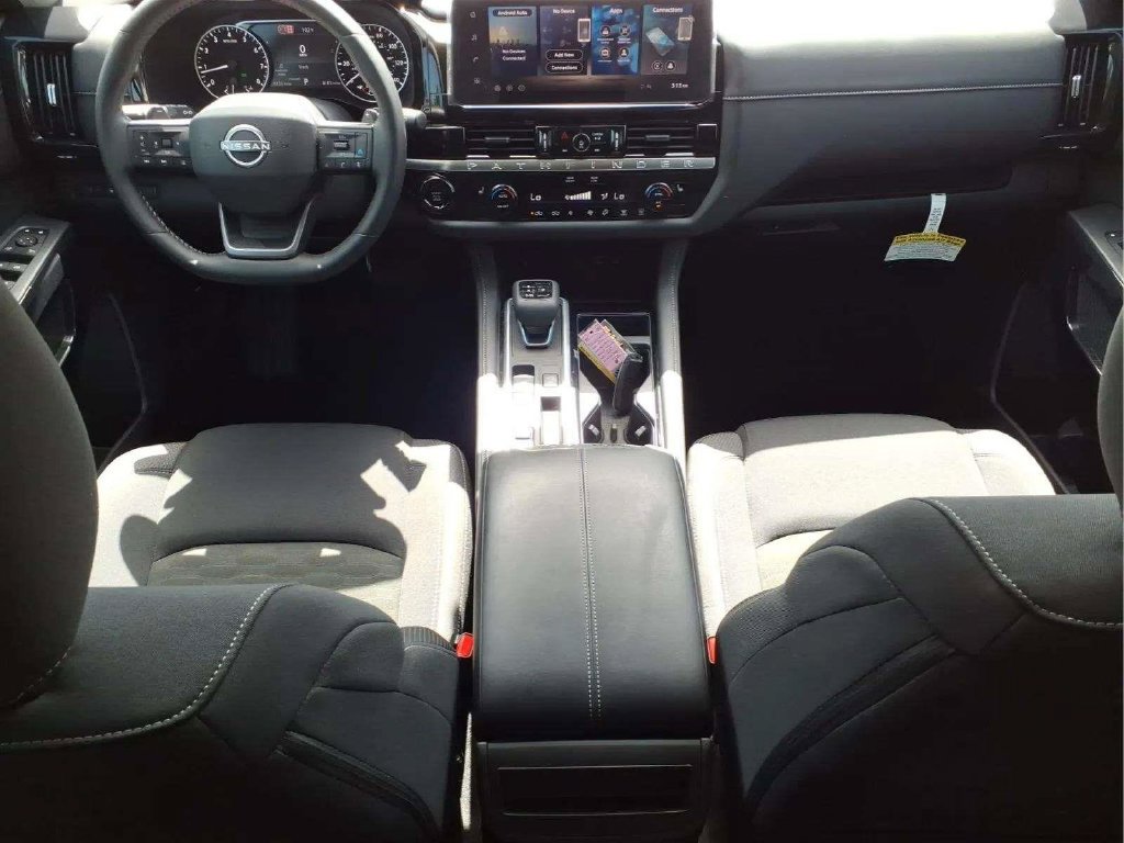 Certified 2026 Nissan Pathfinder SV FWD image 11