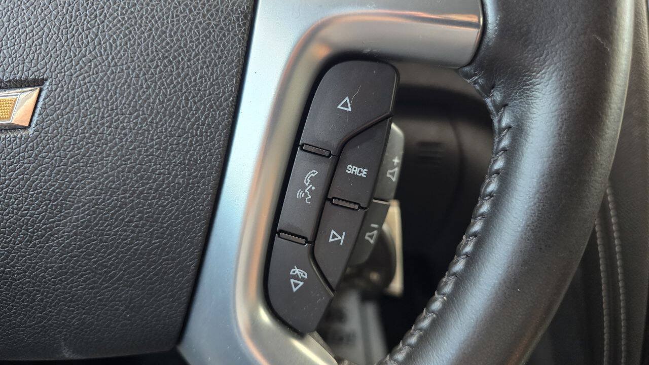 Used 2016 Chevrolet Traverse LT w/ Style and Technology Package FWD image 23