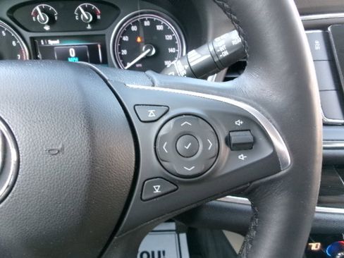 Used 2019 Buick Enclave Essence image 23