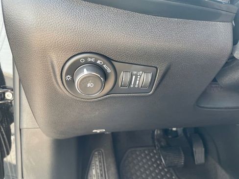 Used 2023 Jeep Compass Trailhawk image 28