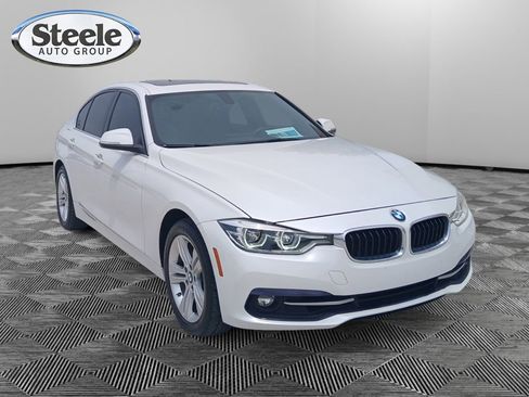 Used 2018 BMW 330i xDrive Sedan AWD/4WD image 3