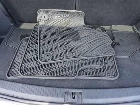 Used 2021 Volkswagen Atlas SE w/ Panoramic Sunroof Package FWD image 31
