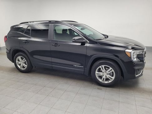 Used 2024 GMC Terrain SLE w/ Driver Convenience Package FWD image 11