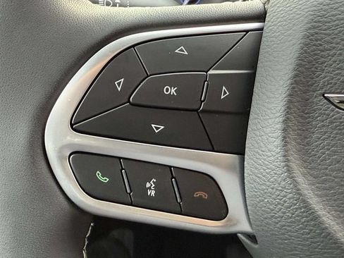 New 2026 Chrysler Pacifica Limited w/ Uconnect Theater Family Group AWD/4WD image 28