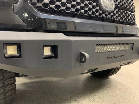 Used 2018 Toyota Tundra SR5 w/ SR5 Upgrade Package AWD/4WD image 11