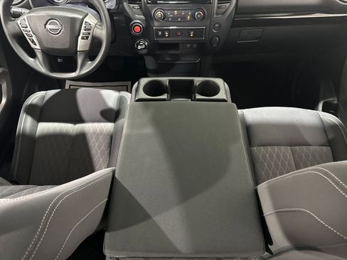 Used 2023 Nissan Titan SV image 28