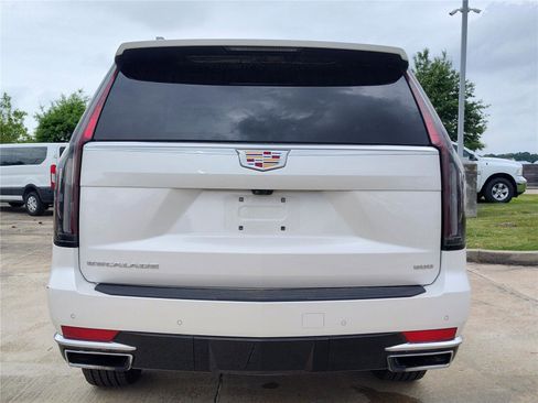 Used 2024 Cadillac Escalade Premium Luxury Platinum RWD image 5