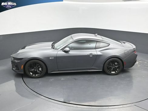 Used 2025 Ford Mustang GT RWD image 12