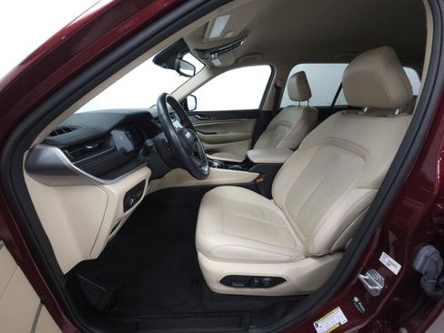 Used 2022 Jeep Grand Cherokee Limited AWD/4WD image 4