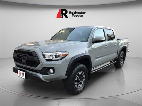 Used 2022 Toyota Tacoma TRD Off-Road w/ Technology Package image 8