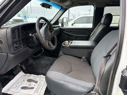 Used 2007 Chevrolet Silverado 3500 2WD Extended Cab w/ Heavy-Duty Power Package image 12