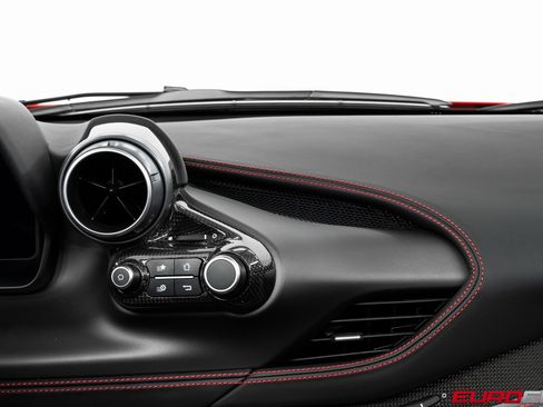 Used 2022 Ferrari F8 Tributo image 31