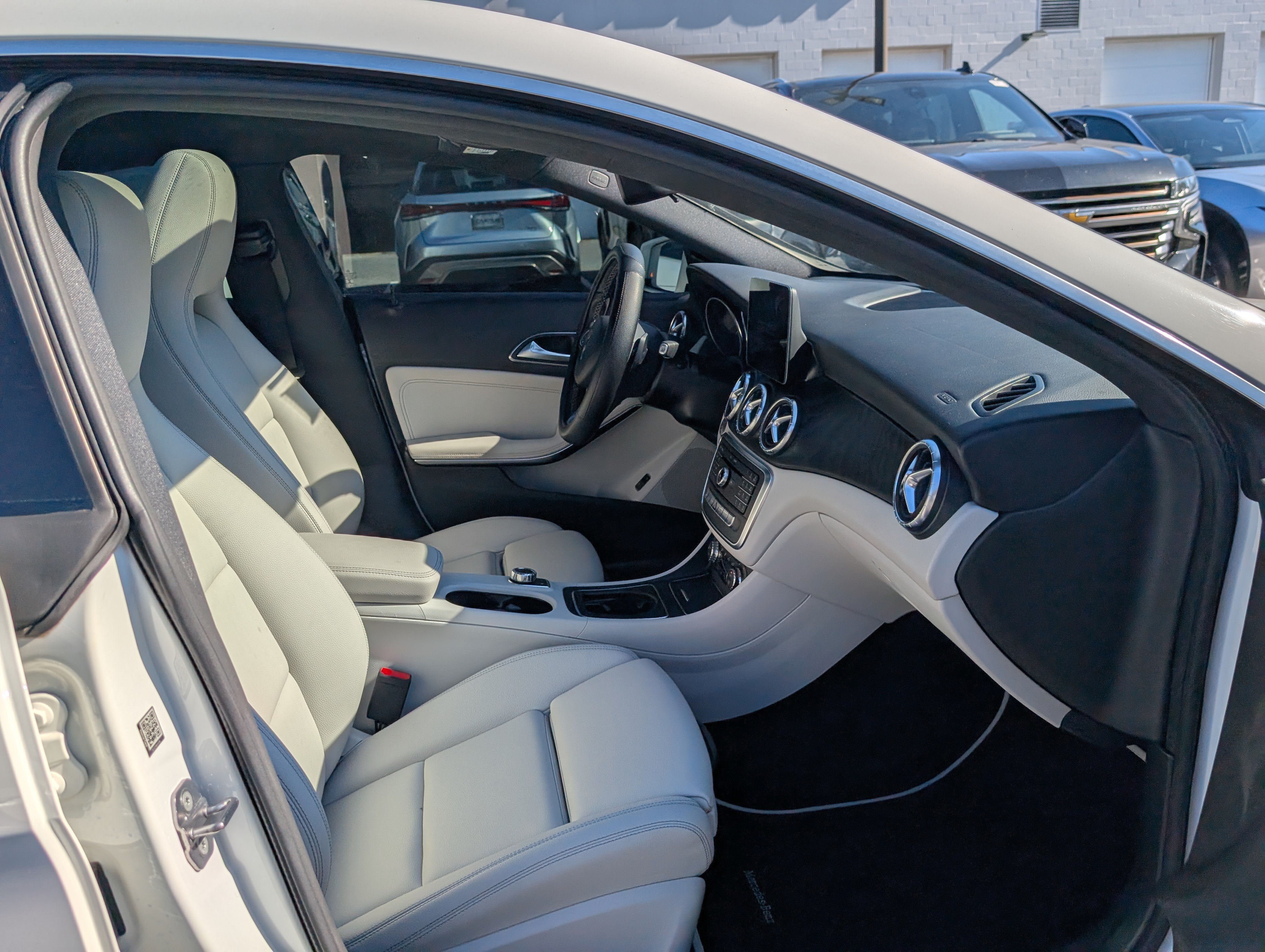 Used 2018 Mercedes-Benz CLA 250 4MATIC image 10