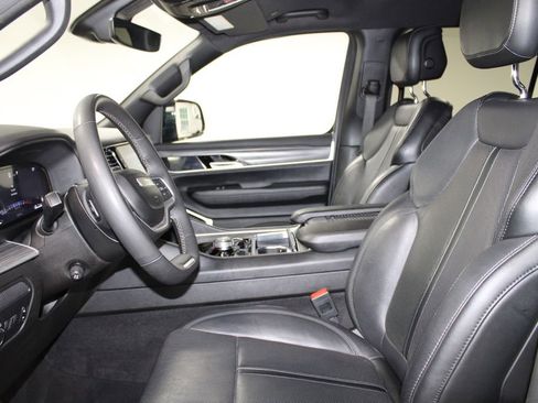 Used 2024 Jeep Wagoneer Series III AWD/4WD image 21