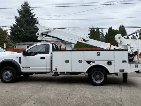 Used 2018 Ford F550 4x4 Regular Cab Super Duty image 3