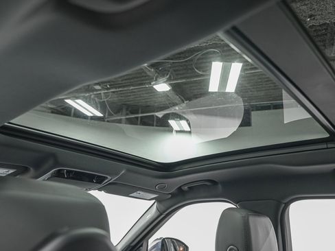 Used 2024 Land Rover Range Rover Velar Dynamic SE image 24