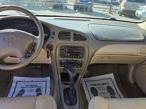 Used 2001 Oldsmobile Intrigue GL w/ Premium Leather Pkg image 9