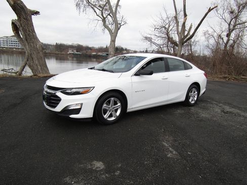 Used 2022 Chevrolet Malibu LS w/ LPO, Floor Liner Package image 34