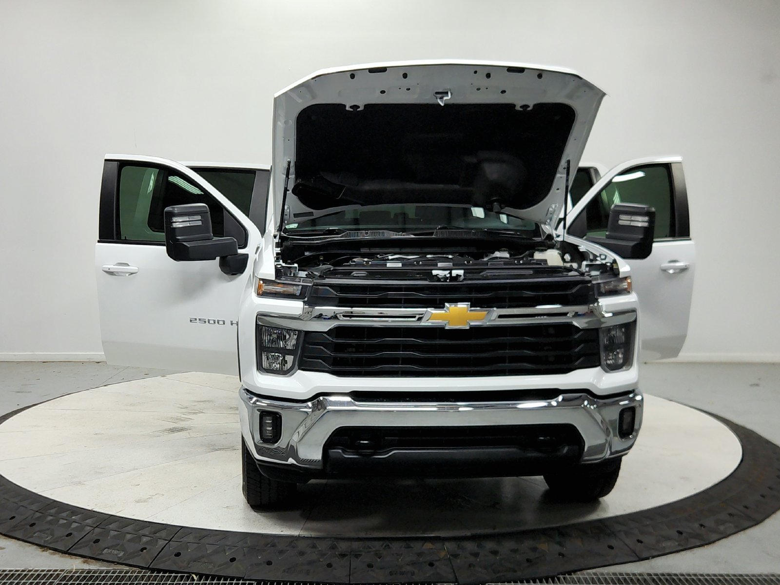 Used 2025 Chevrolet Silverado 2500 LT AWD/4WD image 11